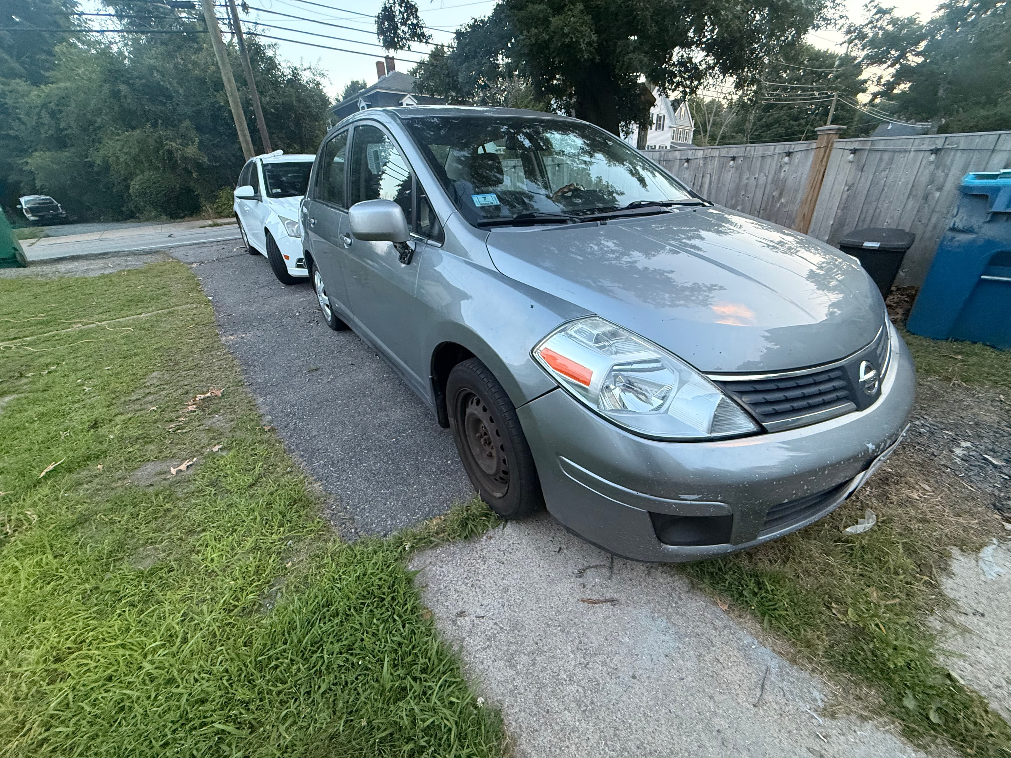2008 NISSAN Versa — photo 3