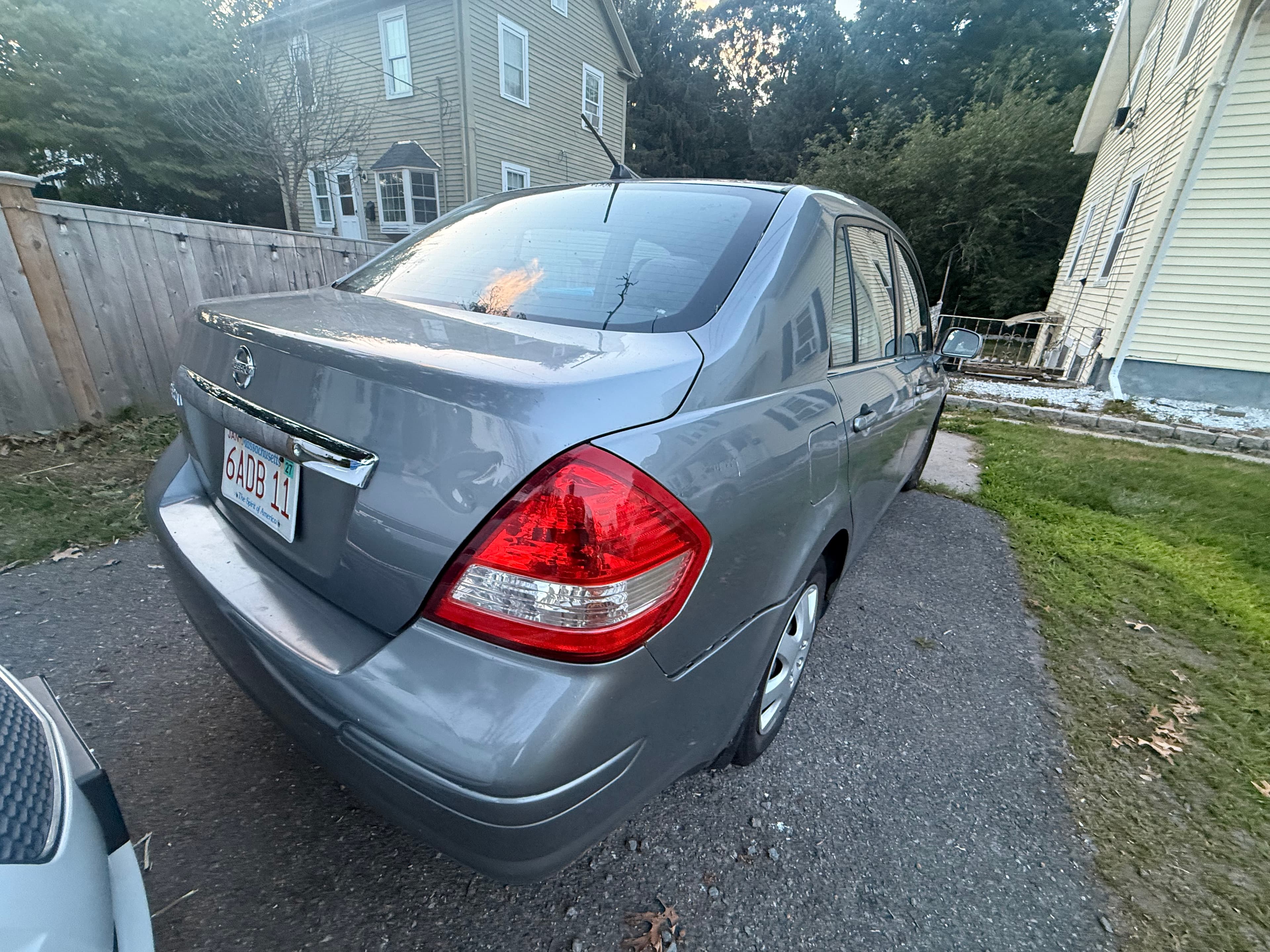 2008 NISSAN Versa — photo 4