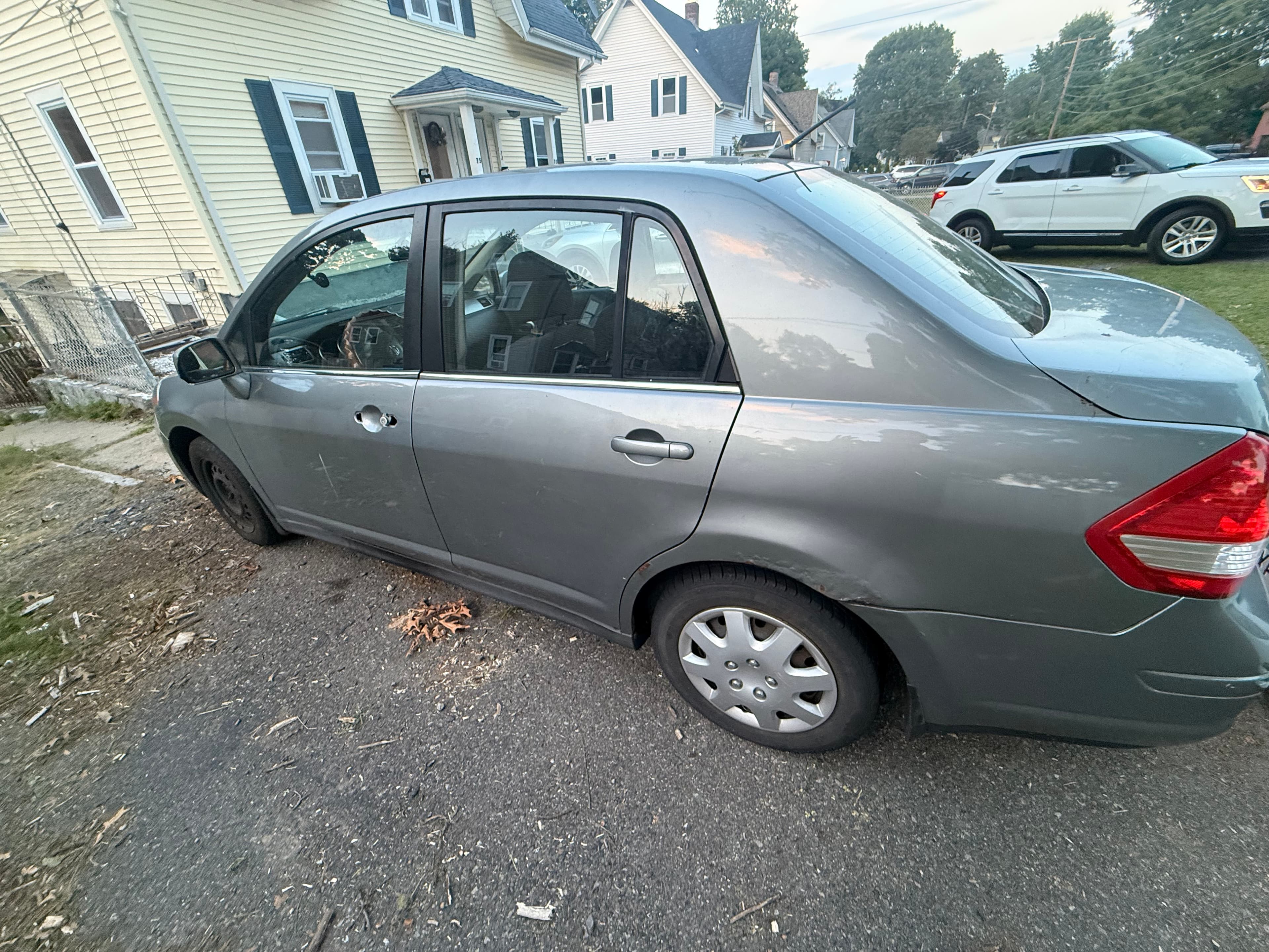 2008 NISSAN Versa — photo 6